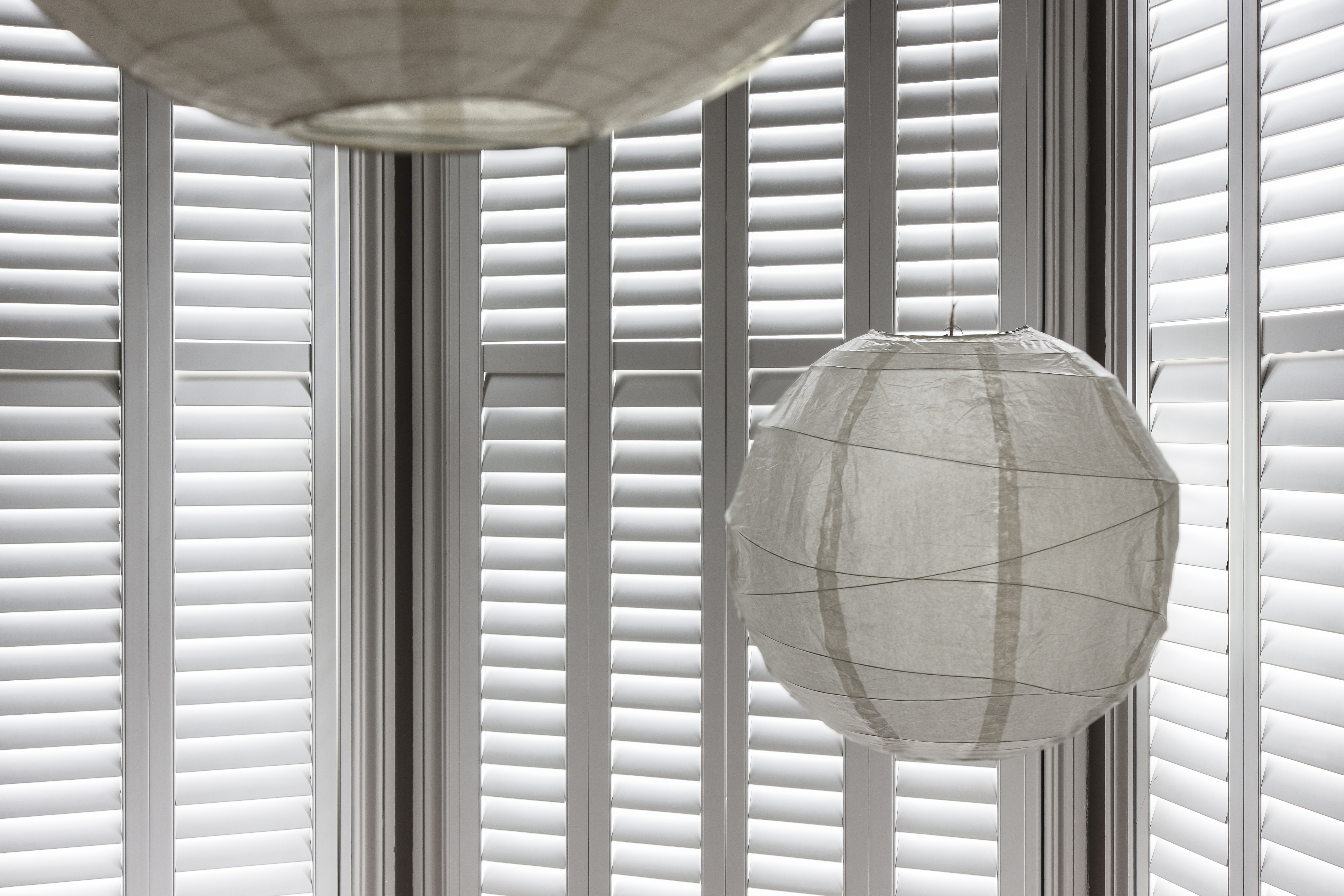 Bay window shutters